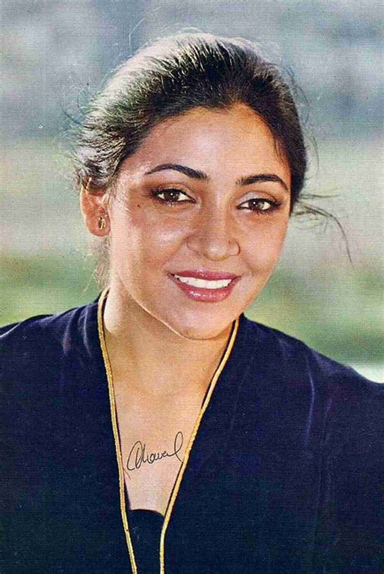 Deepti Naval An Indian Filmmaker Exploring Social Issues Film Makers: 15 Groundbreaking Women Directors (Women Of Power 5)