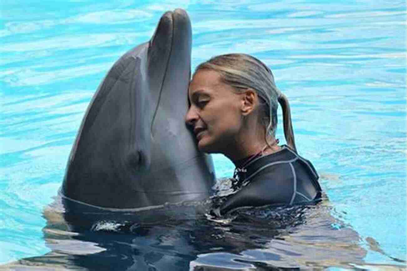 The Bottlenose Dolphin Paola Cavalieri The Bottlenose Dolphin Paola Cavalieri