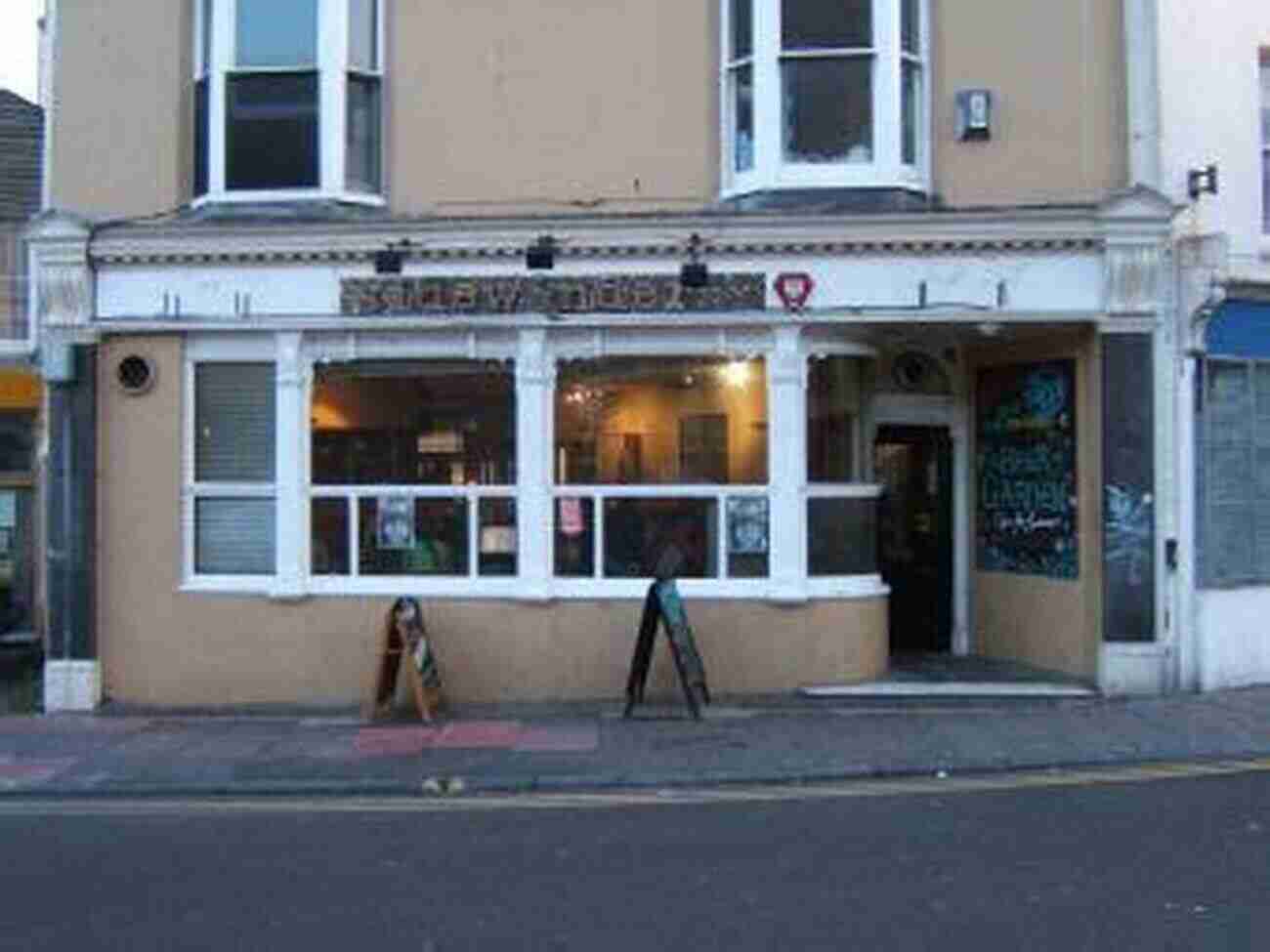 The Sidewinder Brighton S Best Pubs Joan Praed Lyons